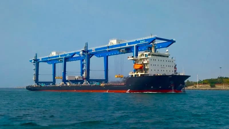 Deck Cargo Ship ( SELF-PROPELLED BARGE )