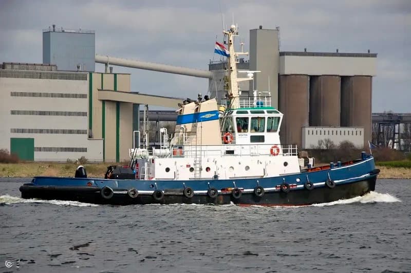 TUG BOAT