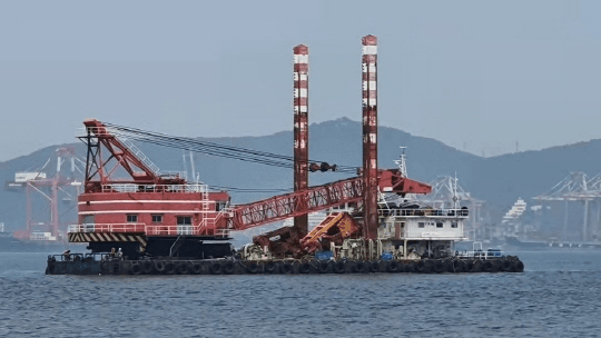 Grab Dredger