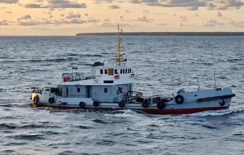 BUNKERING TANKER