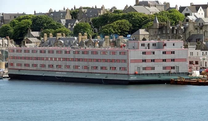 FLOATING HOTEL BARGE (MULTI-WATERFRONT PLATFORM)