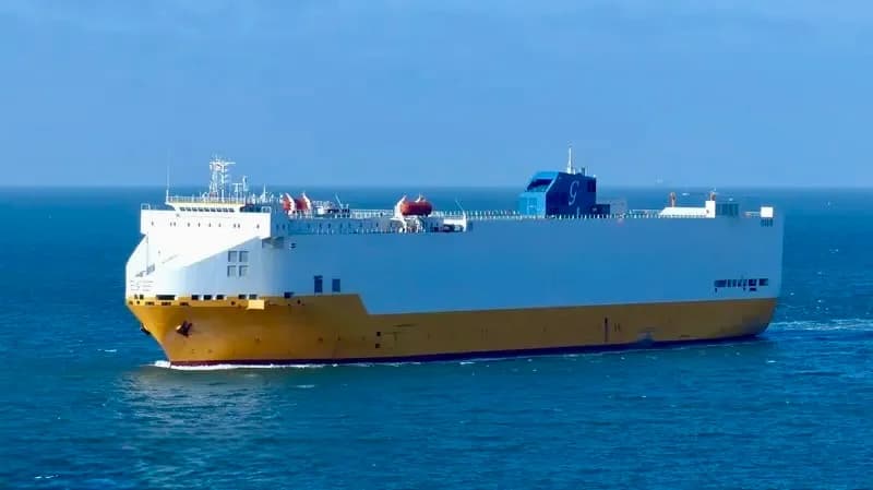 Ro-Ro/Container Carrier